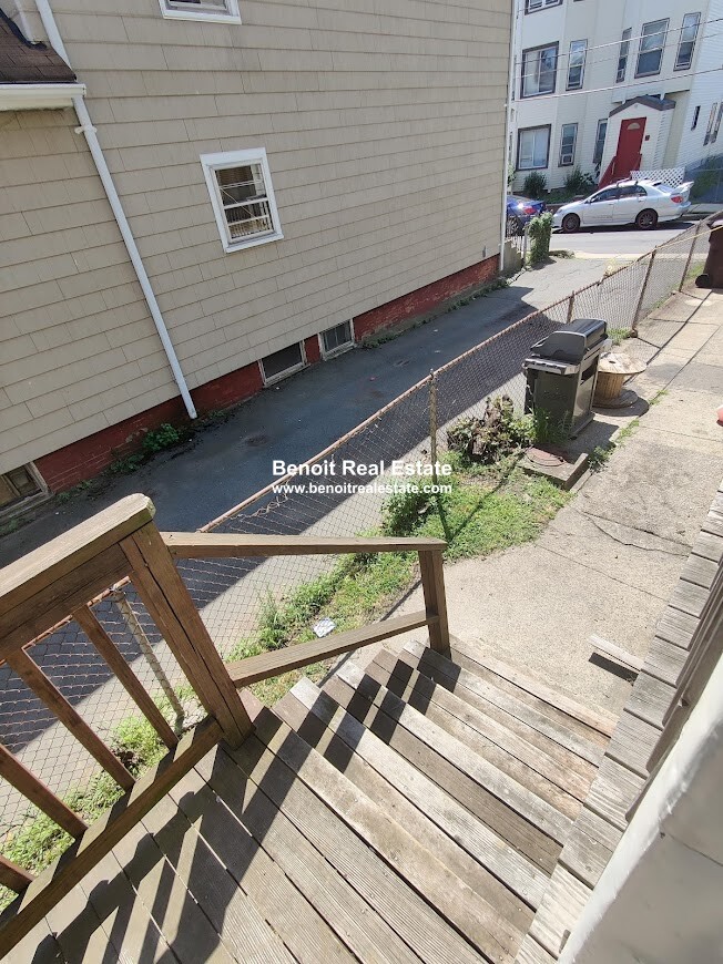 141 Cottage St, Everett