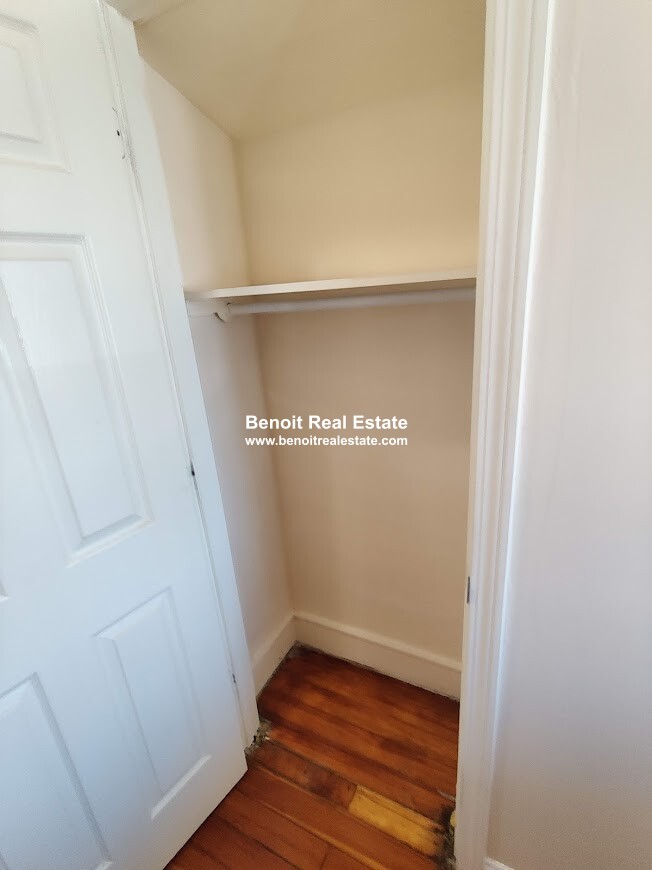 141 Cottage St, Everett