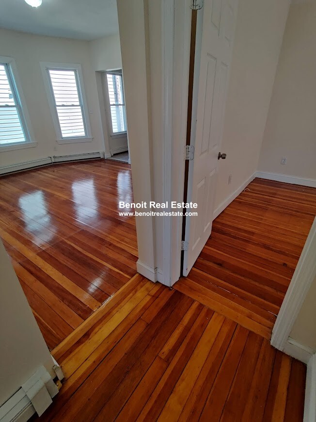 141 Cottage St, Everett