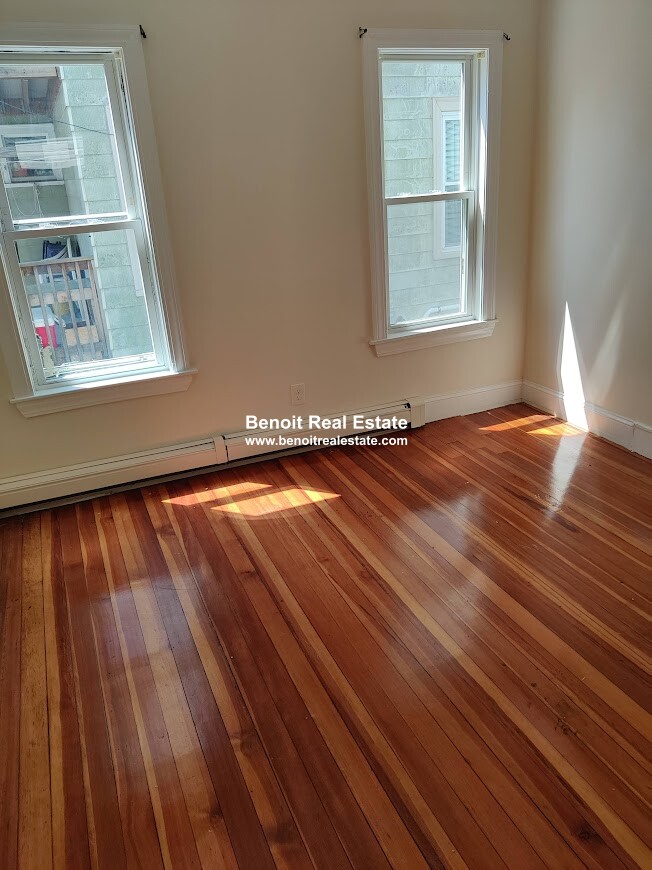 141 Cottage St, Everett