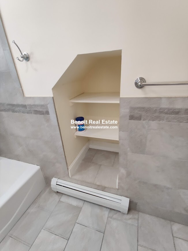 141 Cottage St, Everett