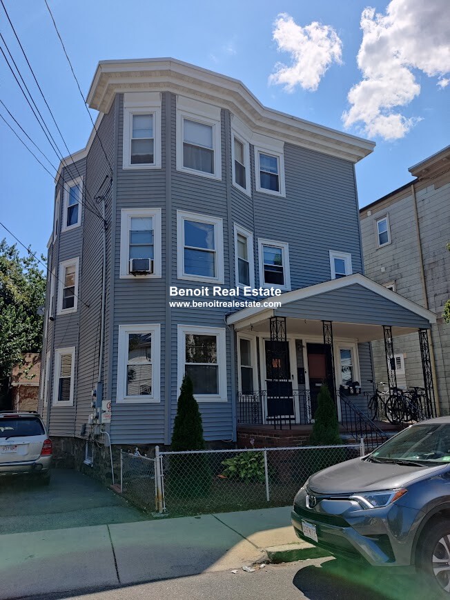 141 Cottage St, Everett