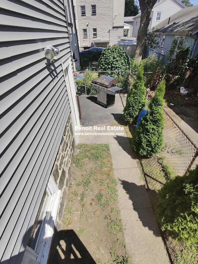 141 Cottage St, Everett