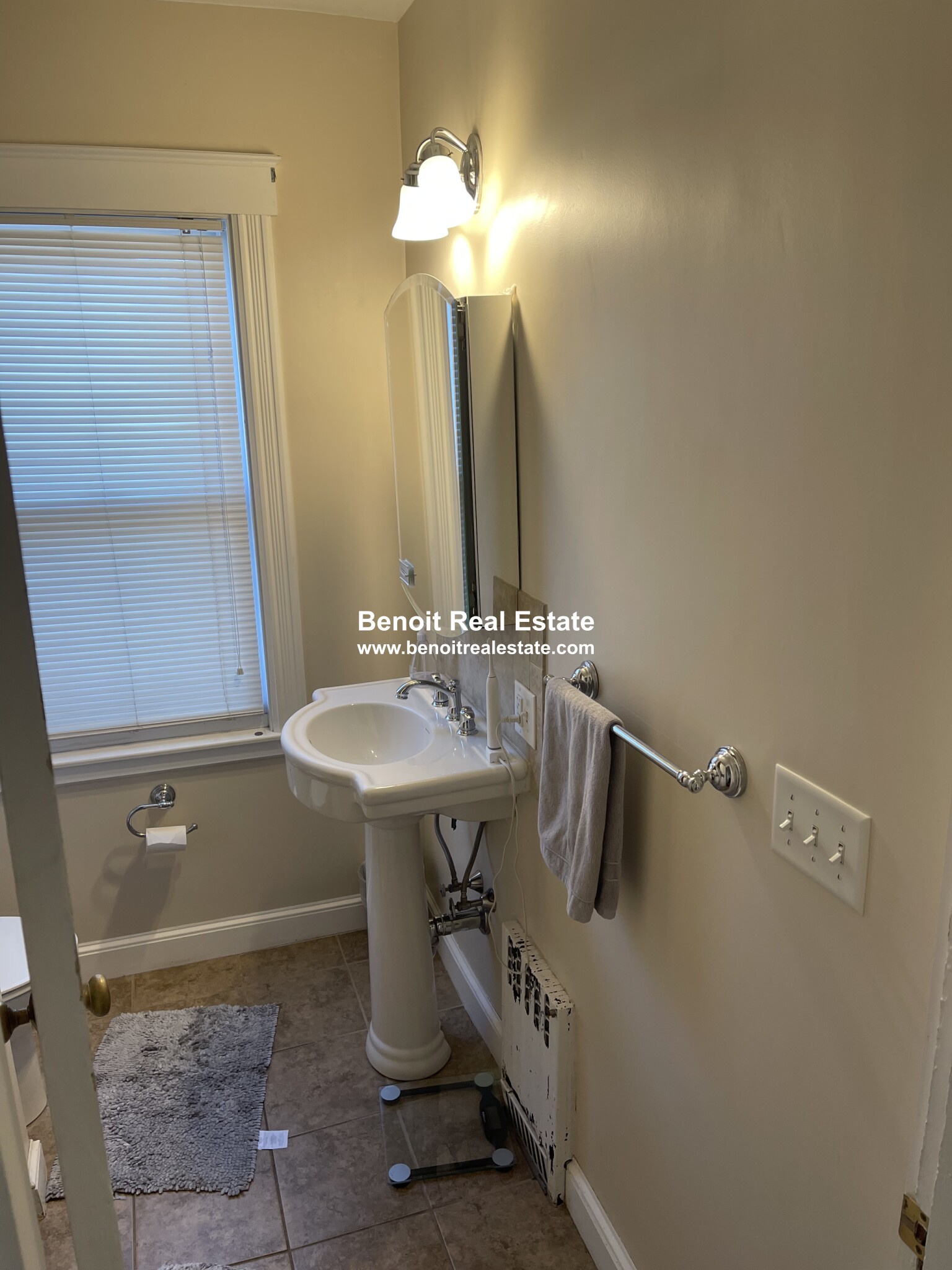 9 Newbury St, Davis Square