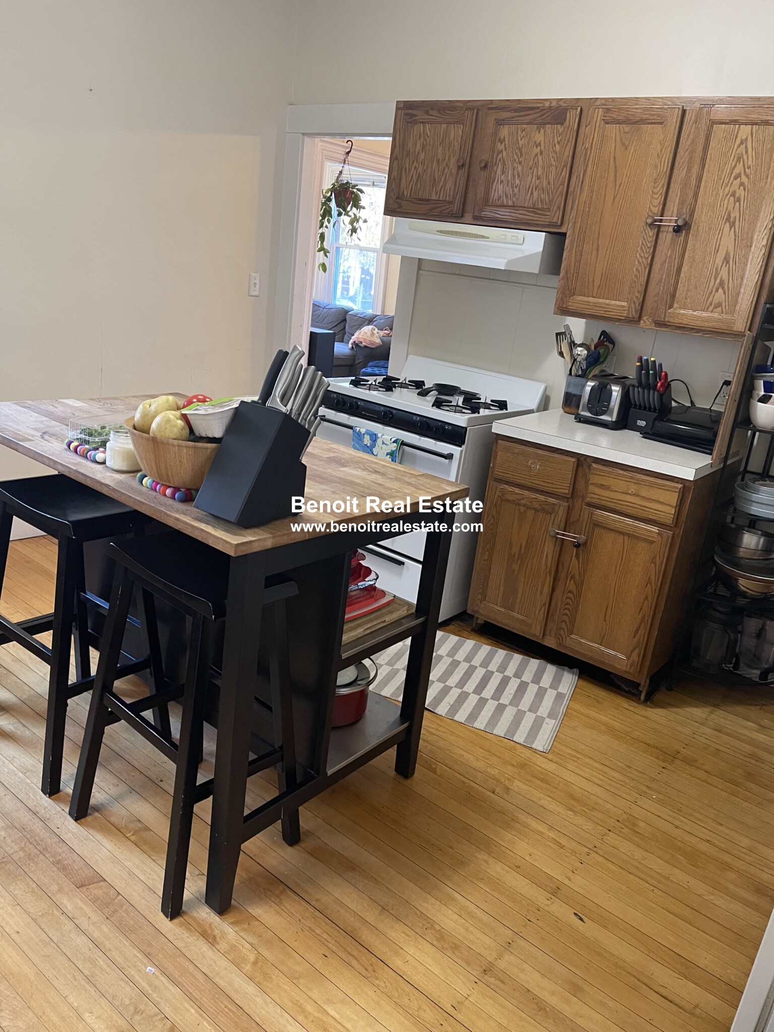 9 Newbury St, Davis Square