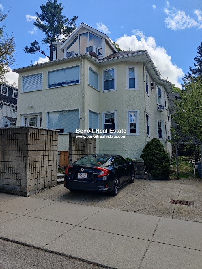 236 Huron Ave, Huron Village