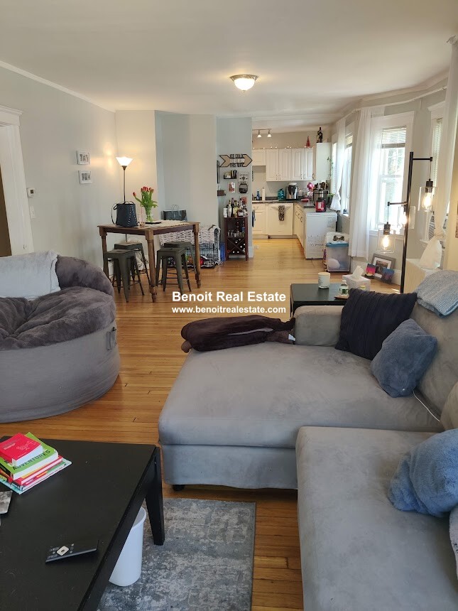 236 Huron Ave, Huron Village