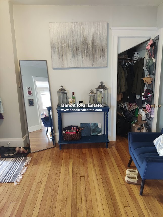 236 Huron Ave, Huron Village