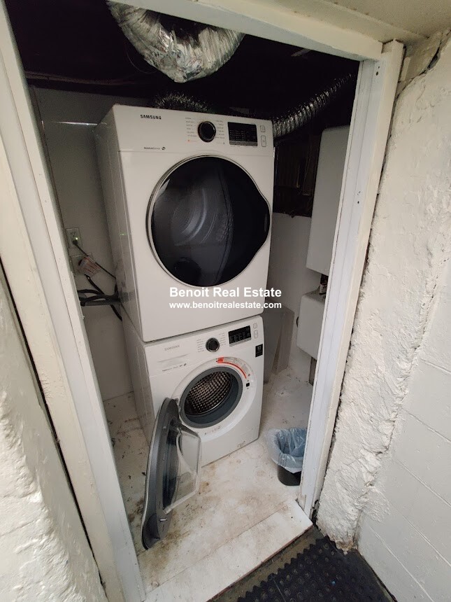 236 Huron Ave, Huron Village