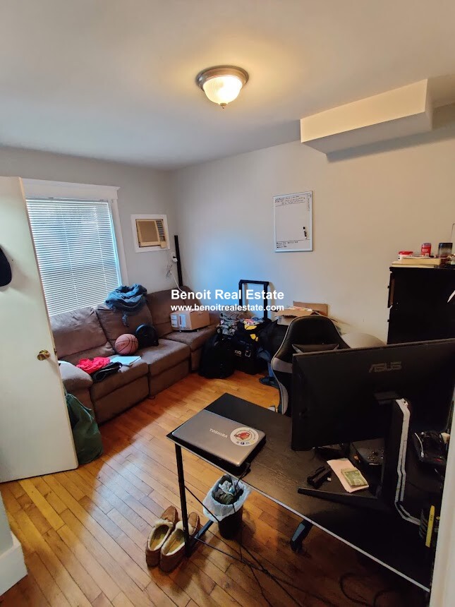 236 Huron Ave, Huron Village