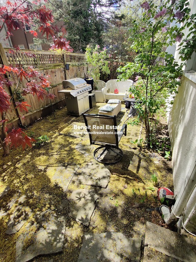 236 Huron Ave, Huron Village