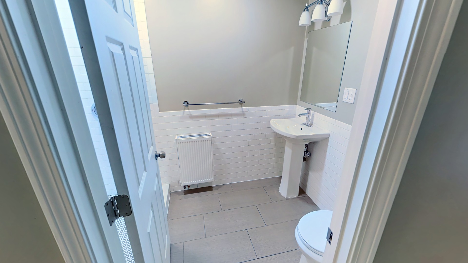 3 bed, 1 bath apartment for rent at 4 Weld Ave Unit 2, Roxbury — photo 5 of 14