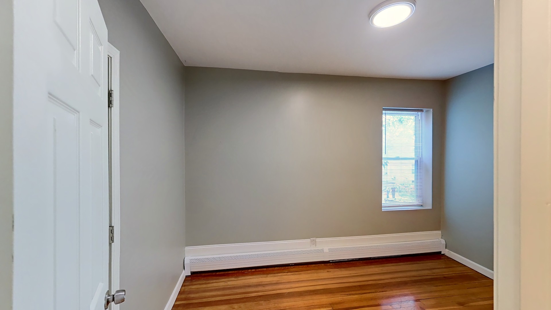 3 bed, 1 bath apartment for rent at 4 Weld Ave Unit 2, Roxbury — photo 8 of 14