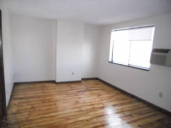 2 Islington Terr, Allston