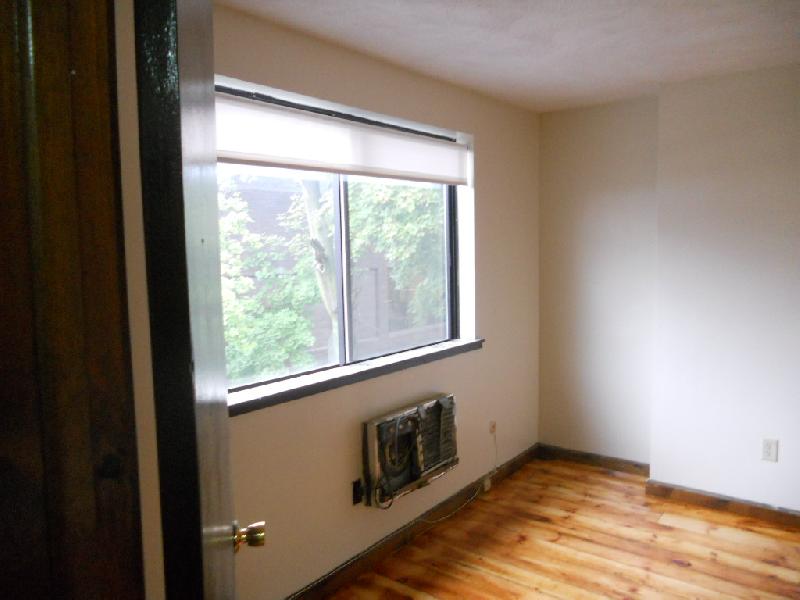 2 Islington Terr, Allston