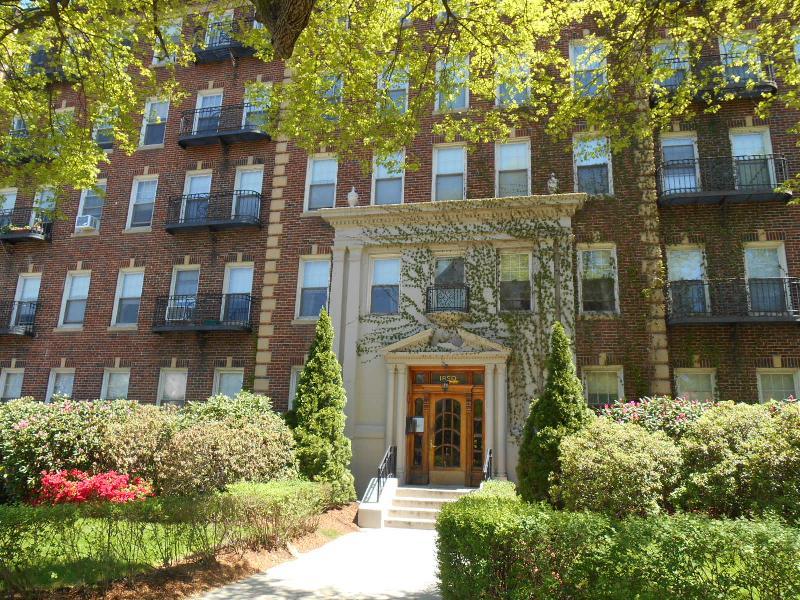 1848 Commonwealth Ave, Brighton