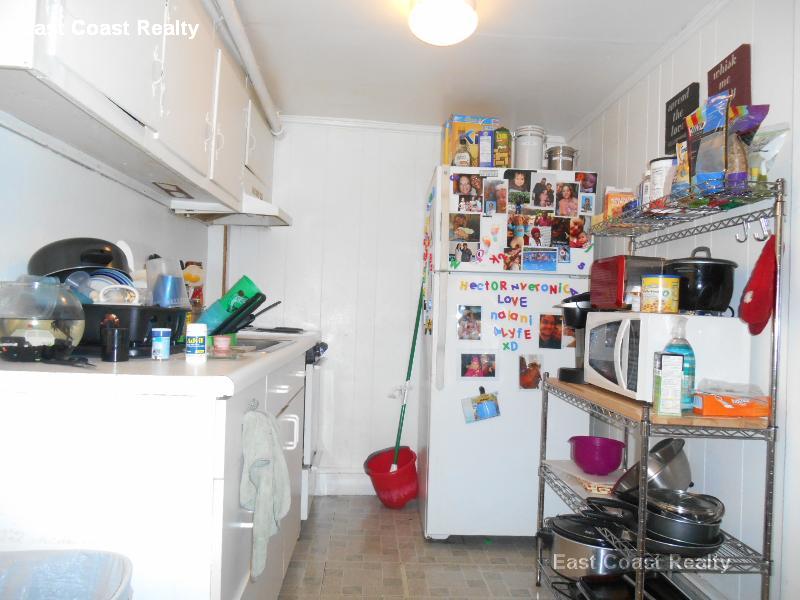 1681 Commonwealth, Brighton