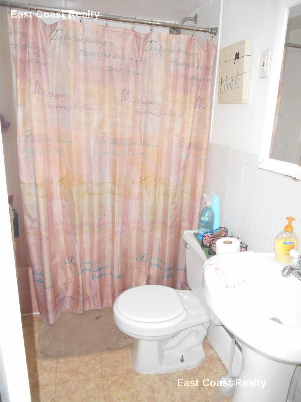 1681 Commonwealth, Brighton