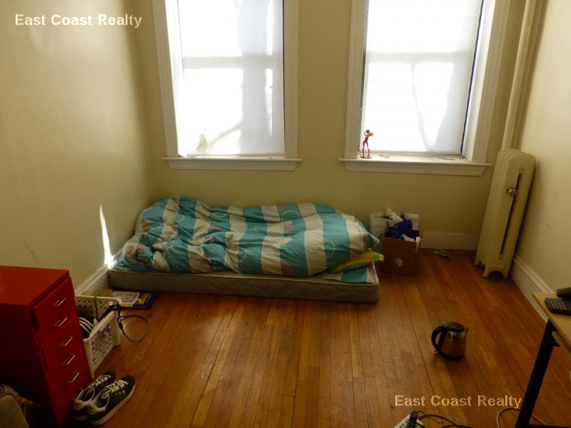 35 Gardner St, Allston