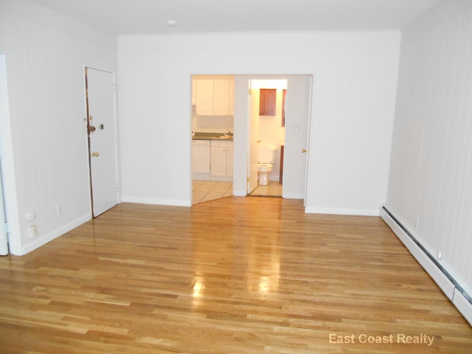 1055 Beacon St, Longwood