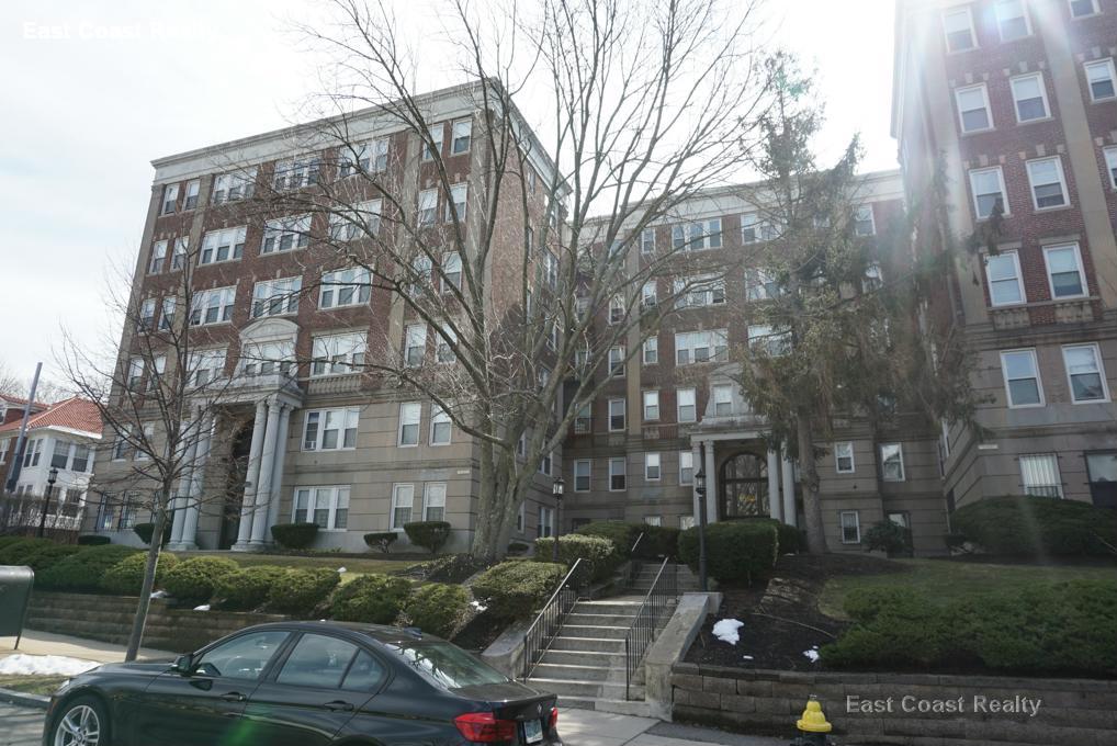 1820 Commonwealth Ave, Brighton