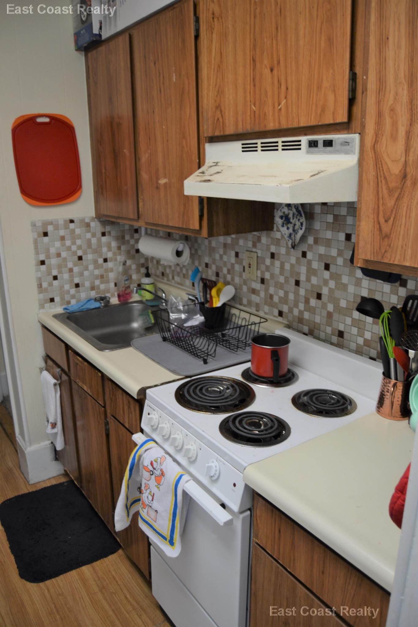 879 Beacon St, Fenway