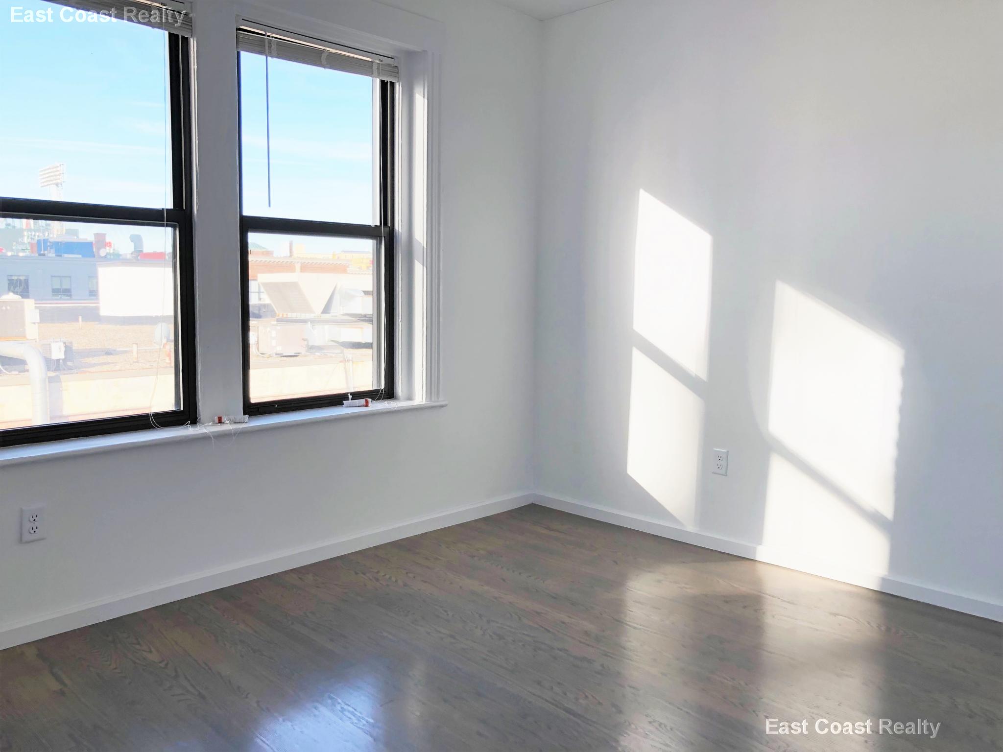 19 Peterborough St, Fenway