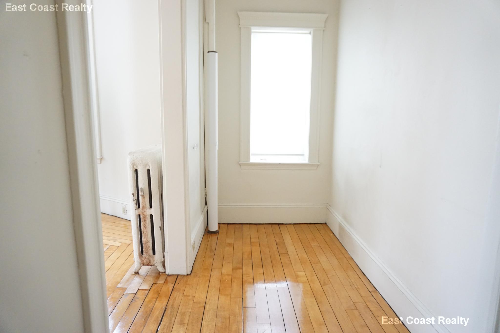 1822 Beacon St, Brookline