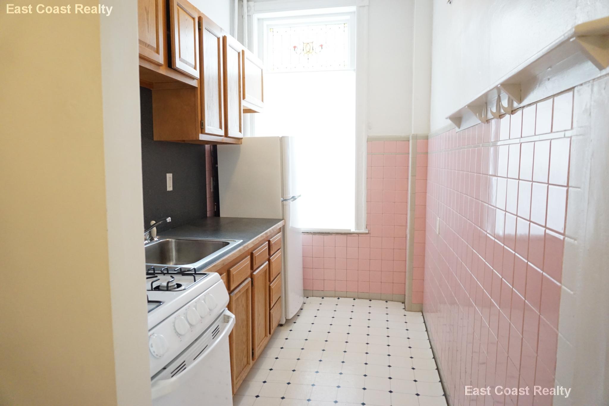 1822 Beacon St, Brookline