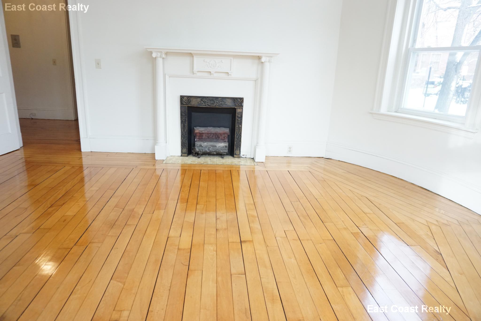 1822 Beacon St, Brookline