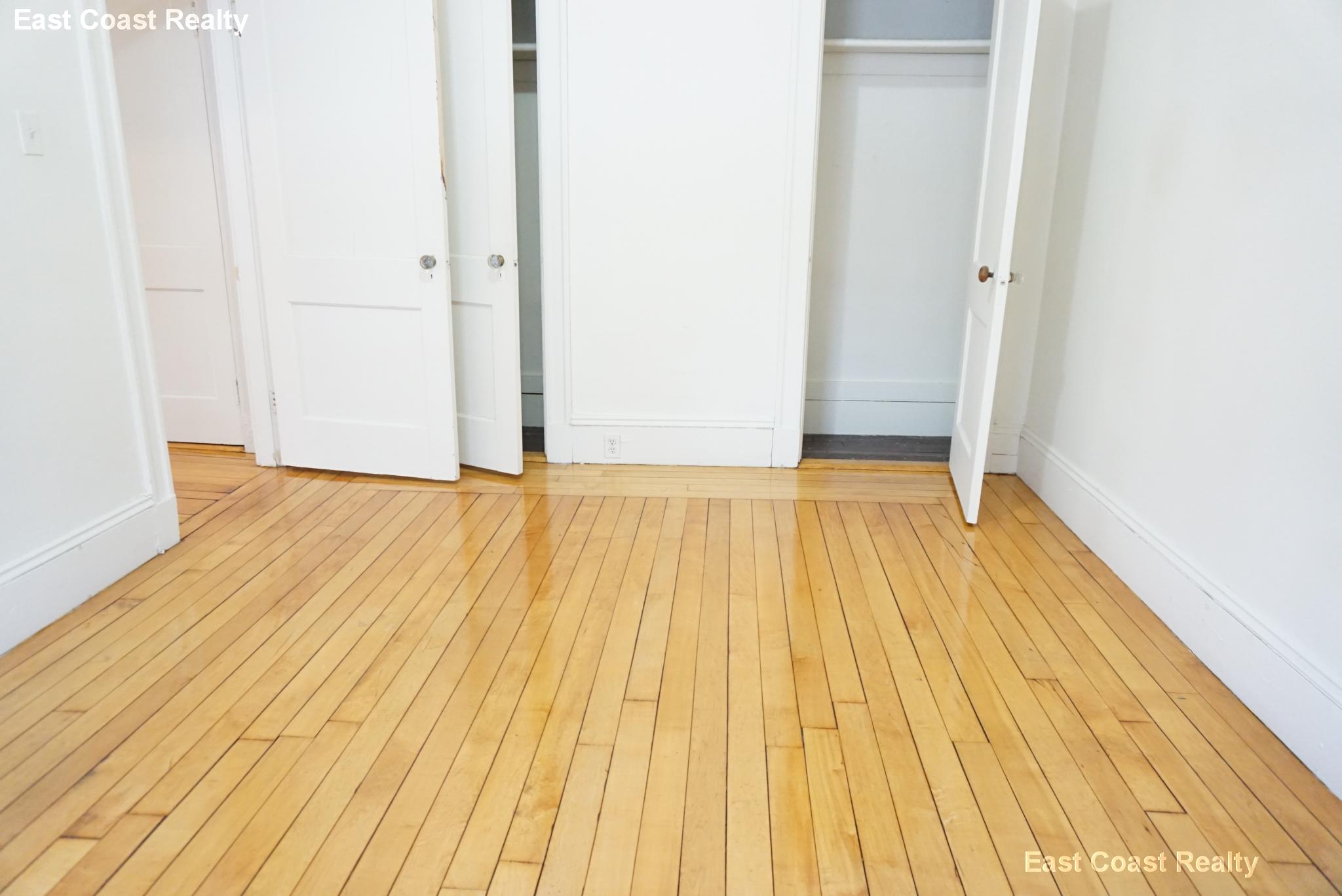 1822 Beacon St, Brookline