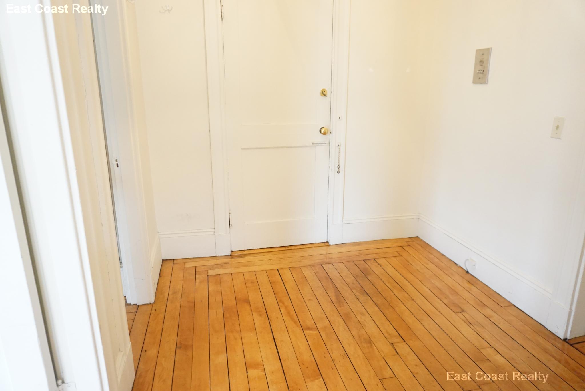 1822 Beacon St, Brookline