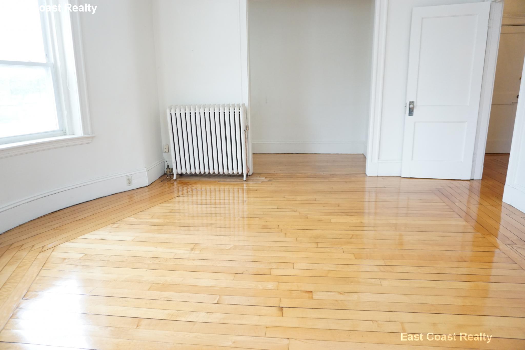 1822 Beacon St, Brookline