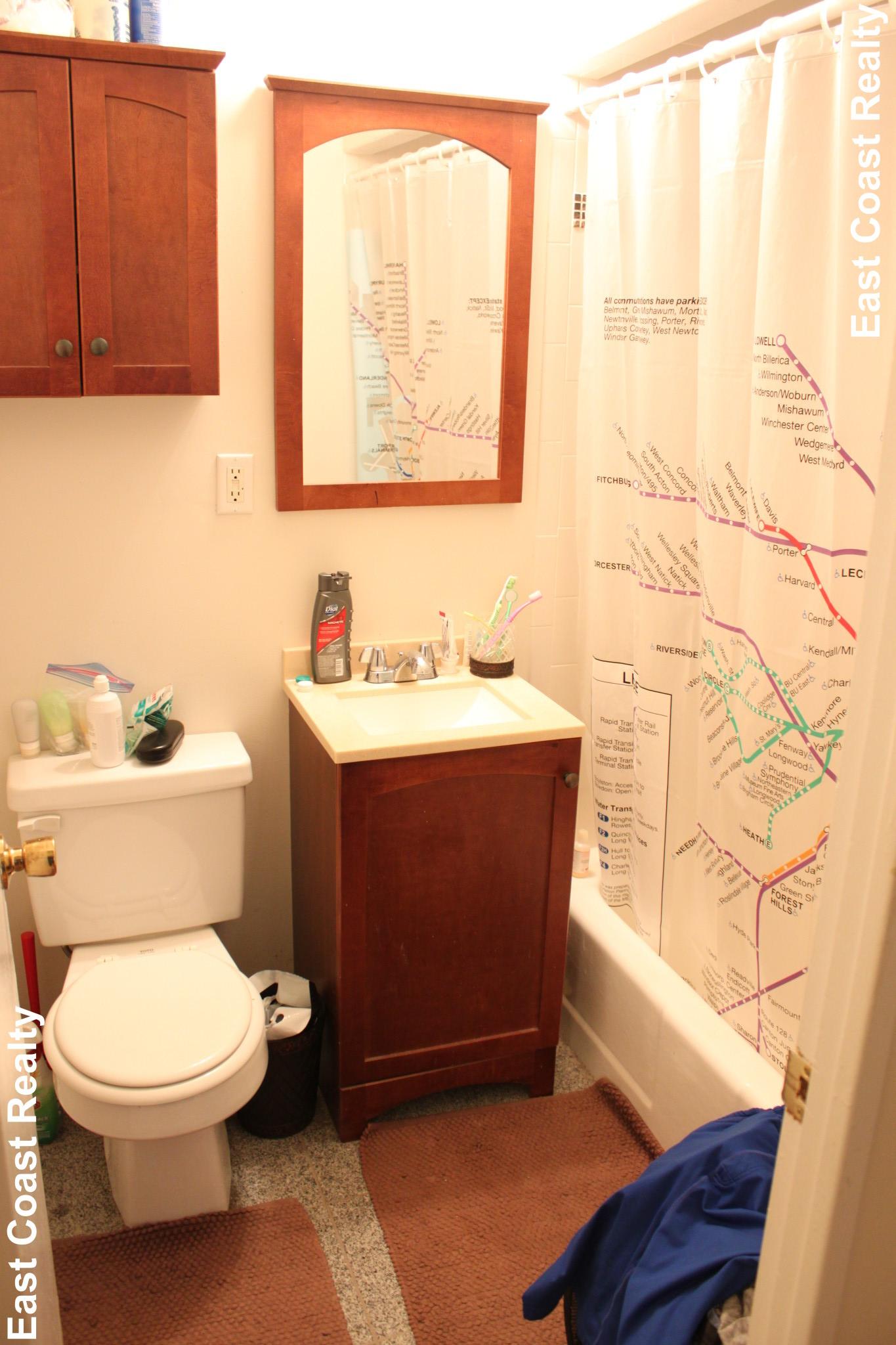 1055 Beacon St, Longwood