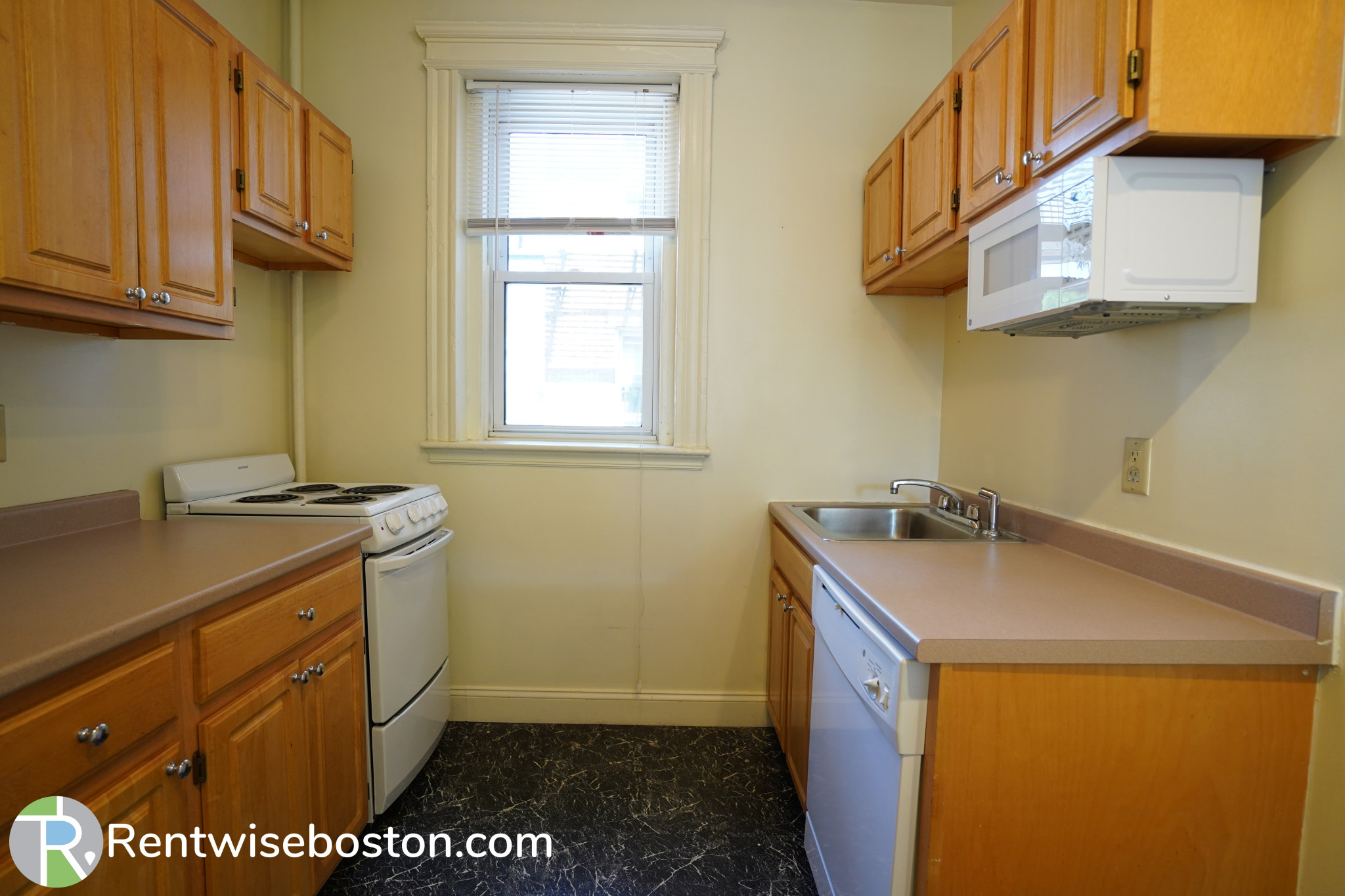 109 Queensberry St, Fenway