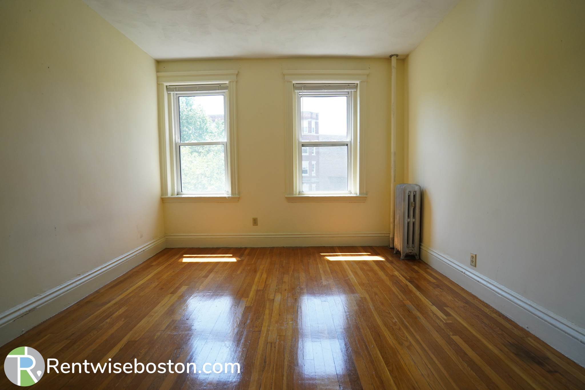 109 Queensberry St, Fenway