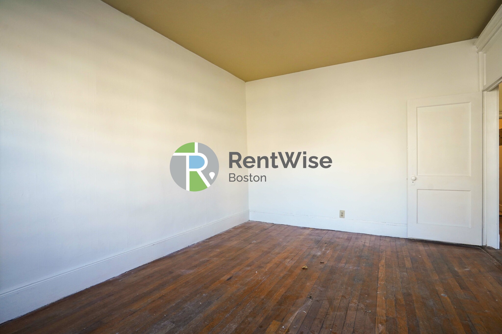 28 Westland Ave, Fenway