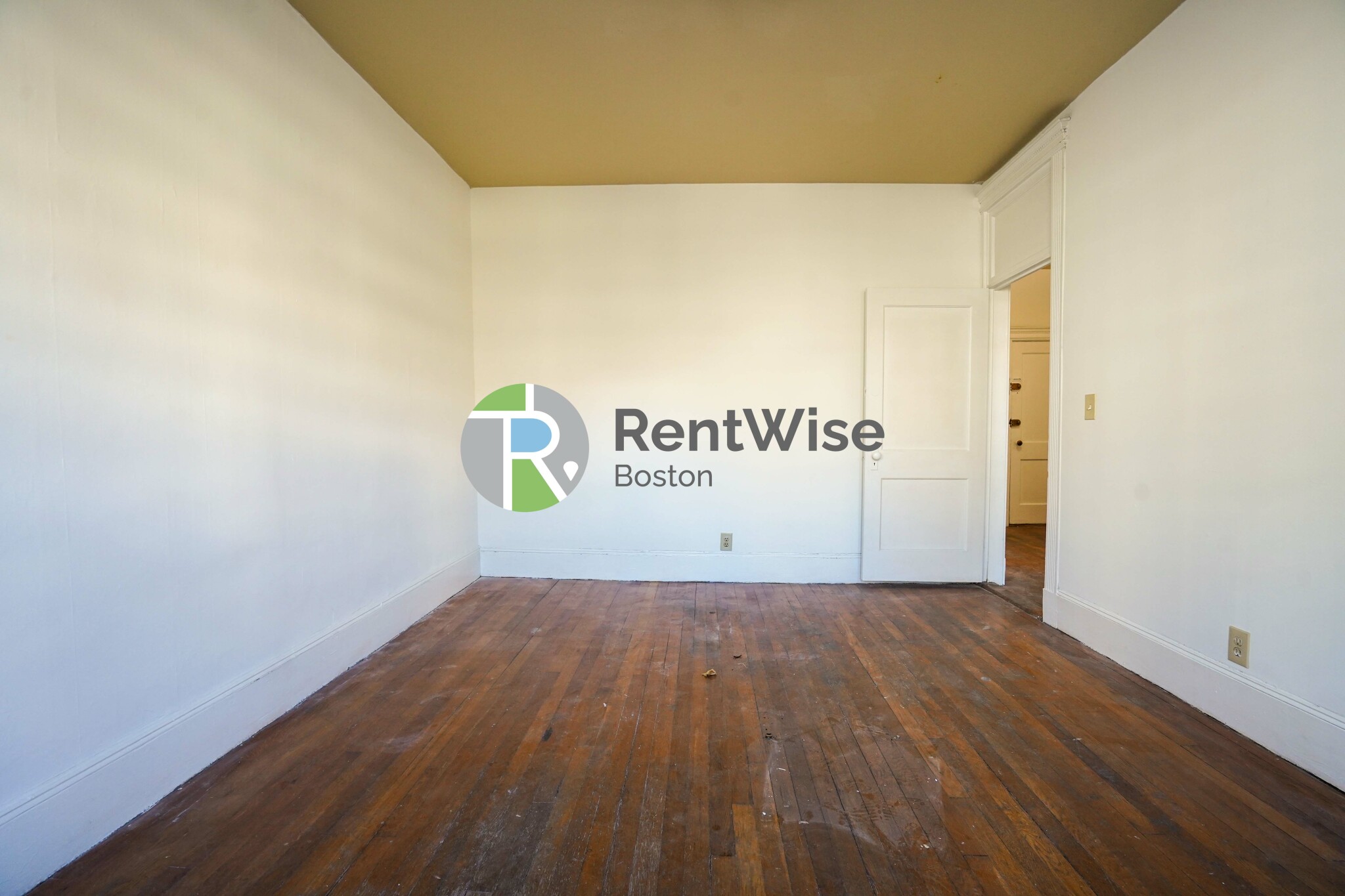 28 Westland Ave, Fenway