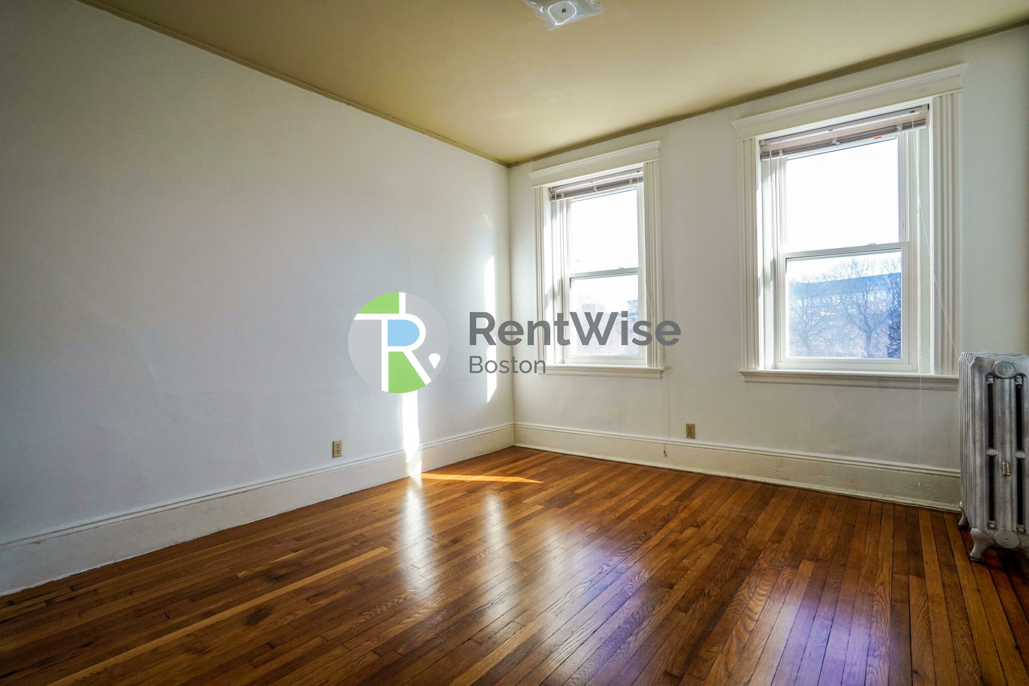 14 Palace Rd, Fenway