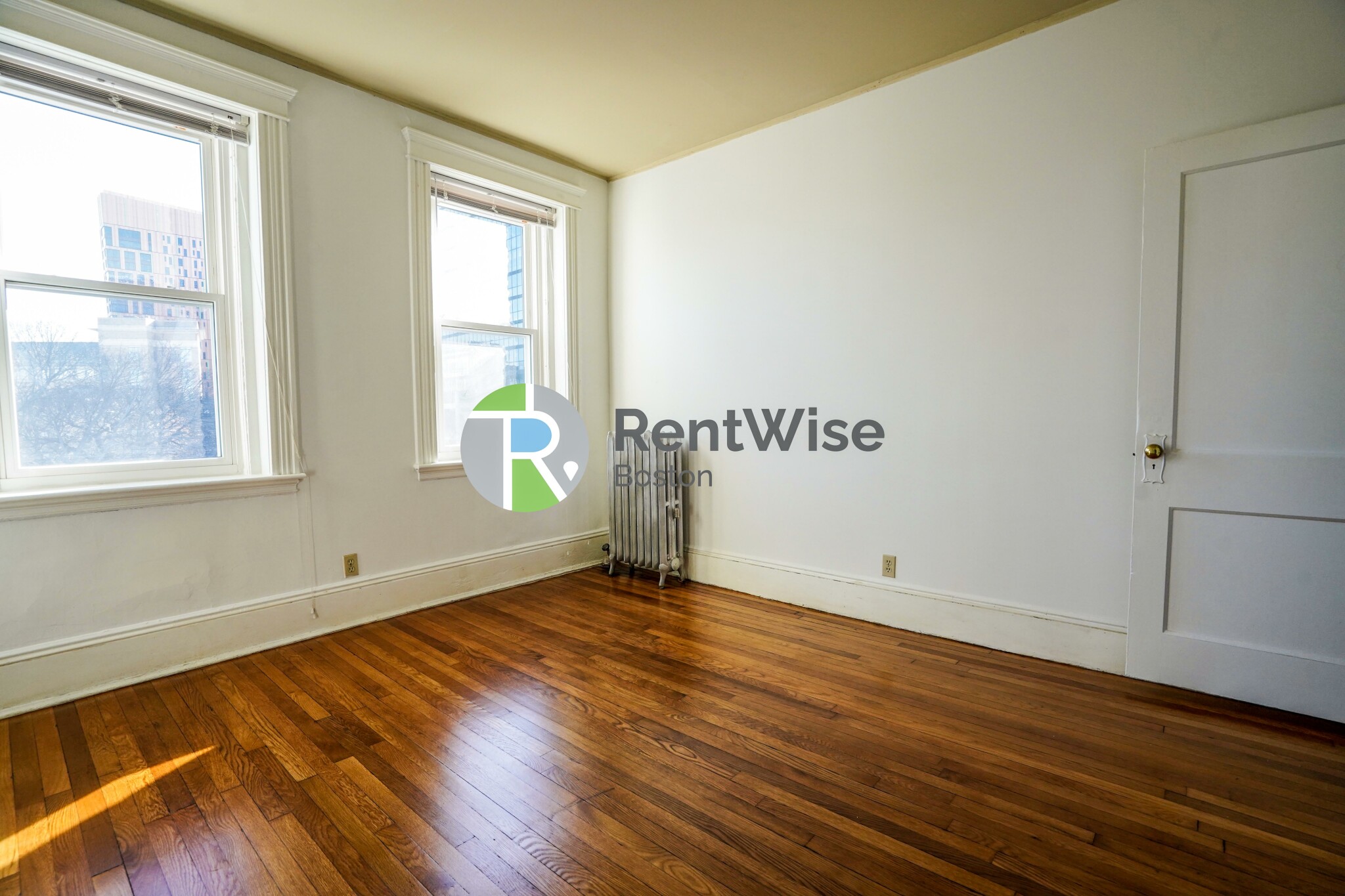 14 Palace Rd, Fenway