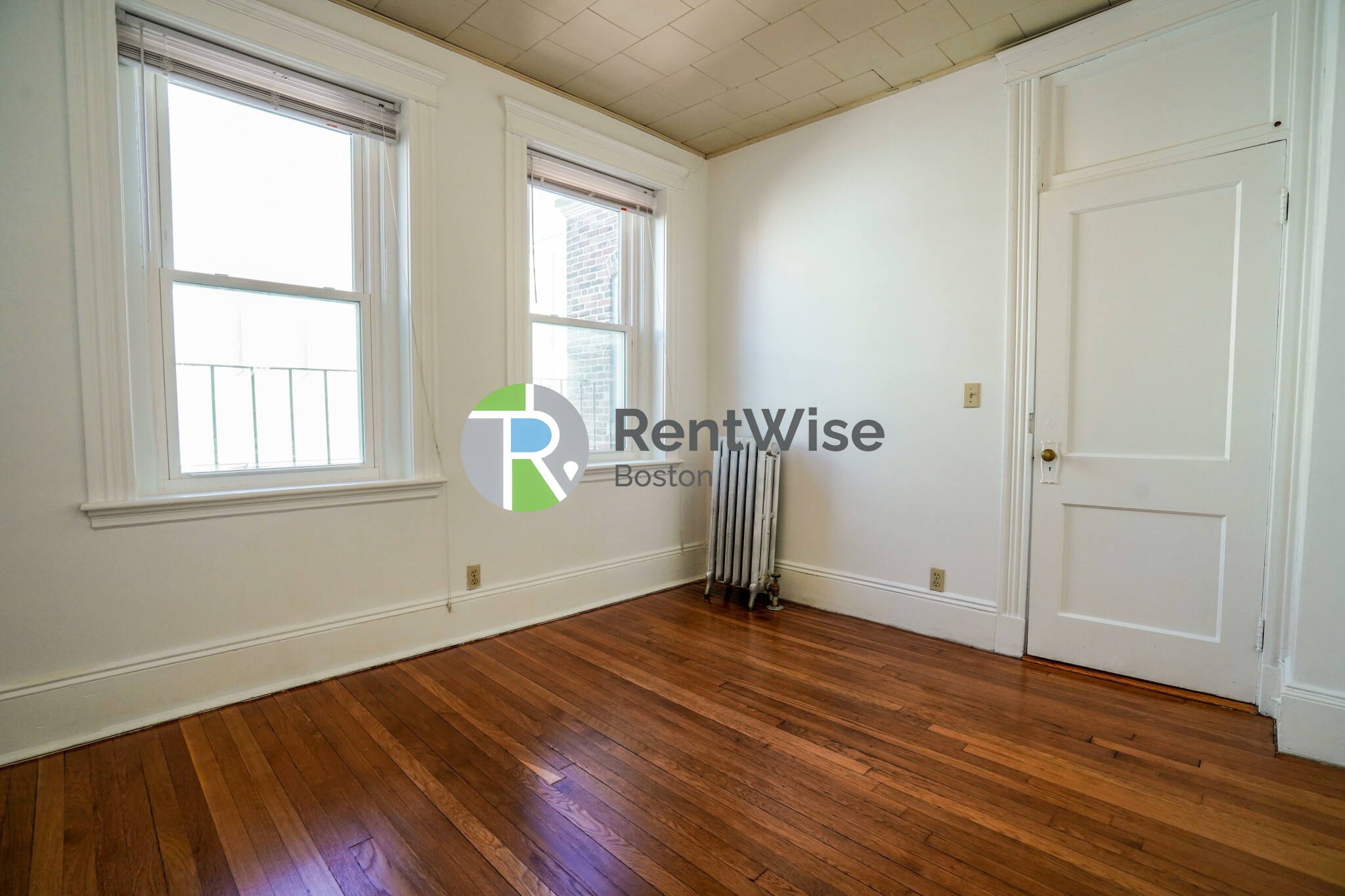 14 Palace Rd, Fenway