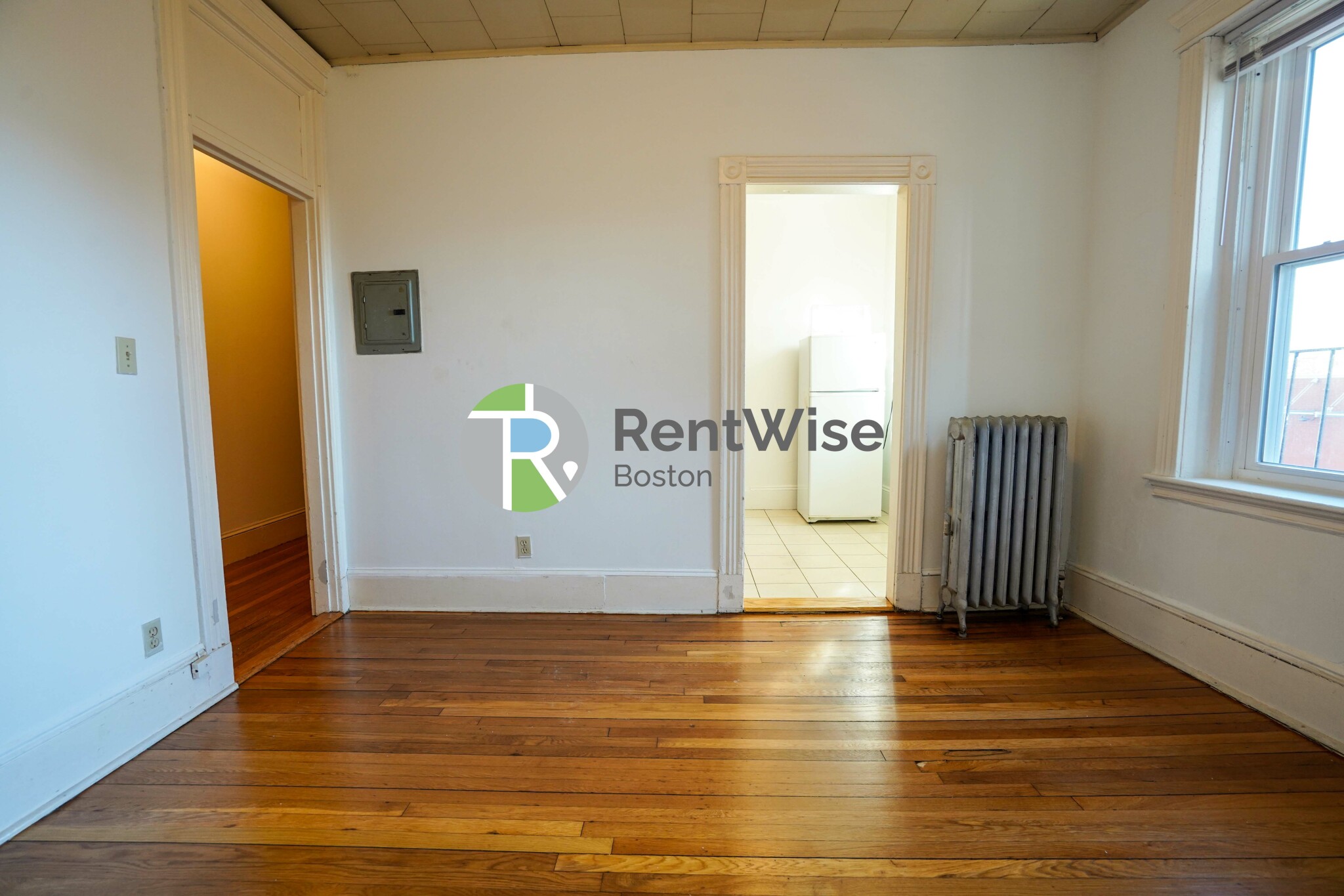 14 Palace Rd, Longwood