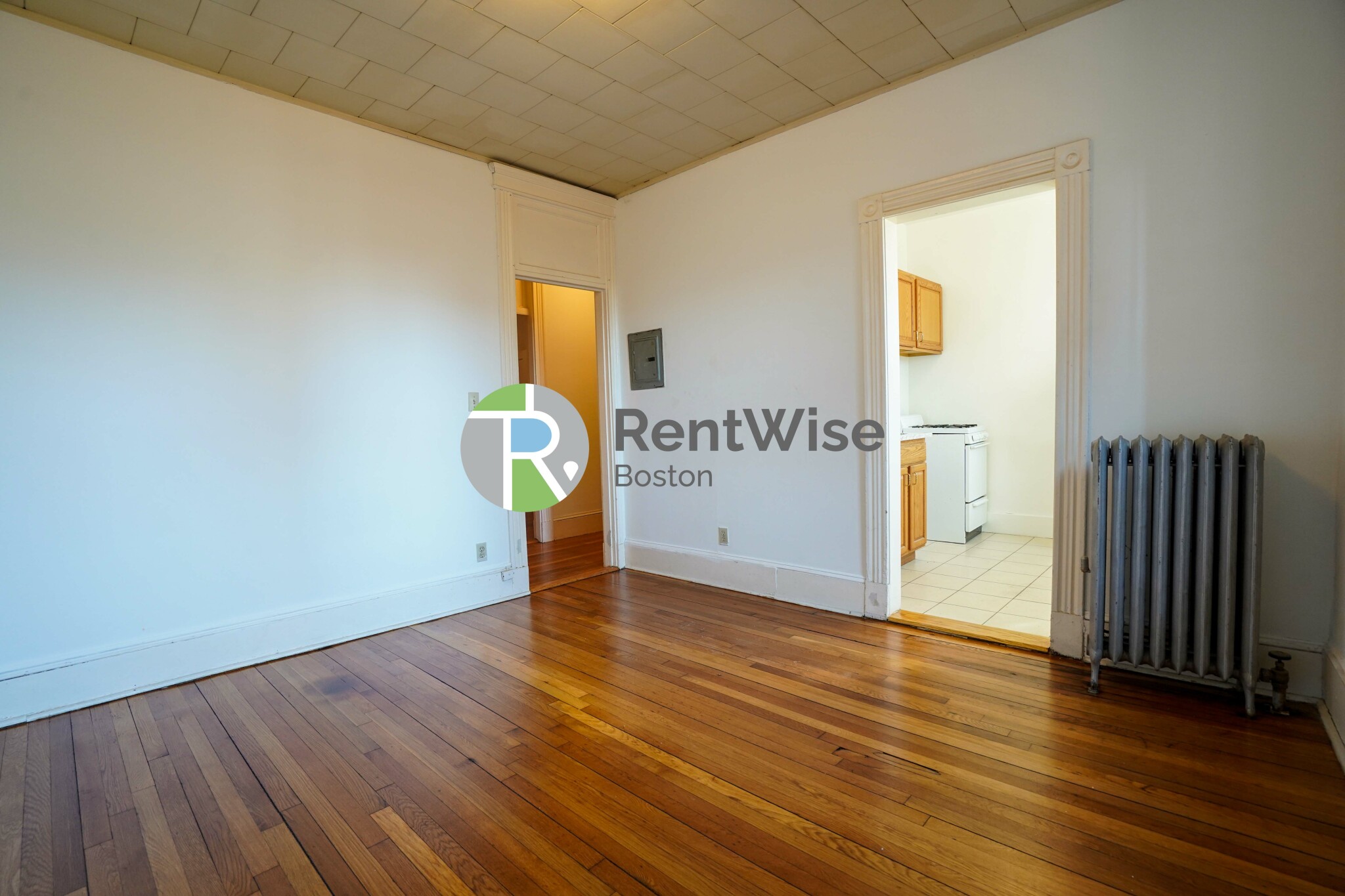 14 Palace Rd, Longwood