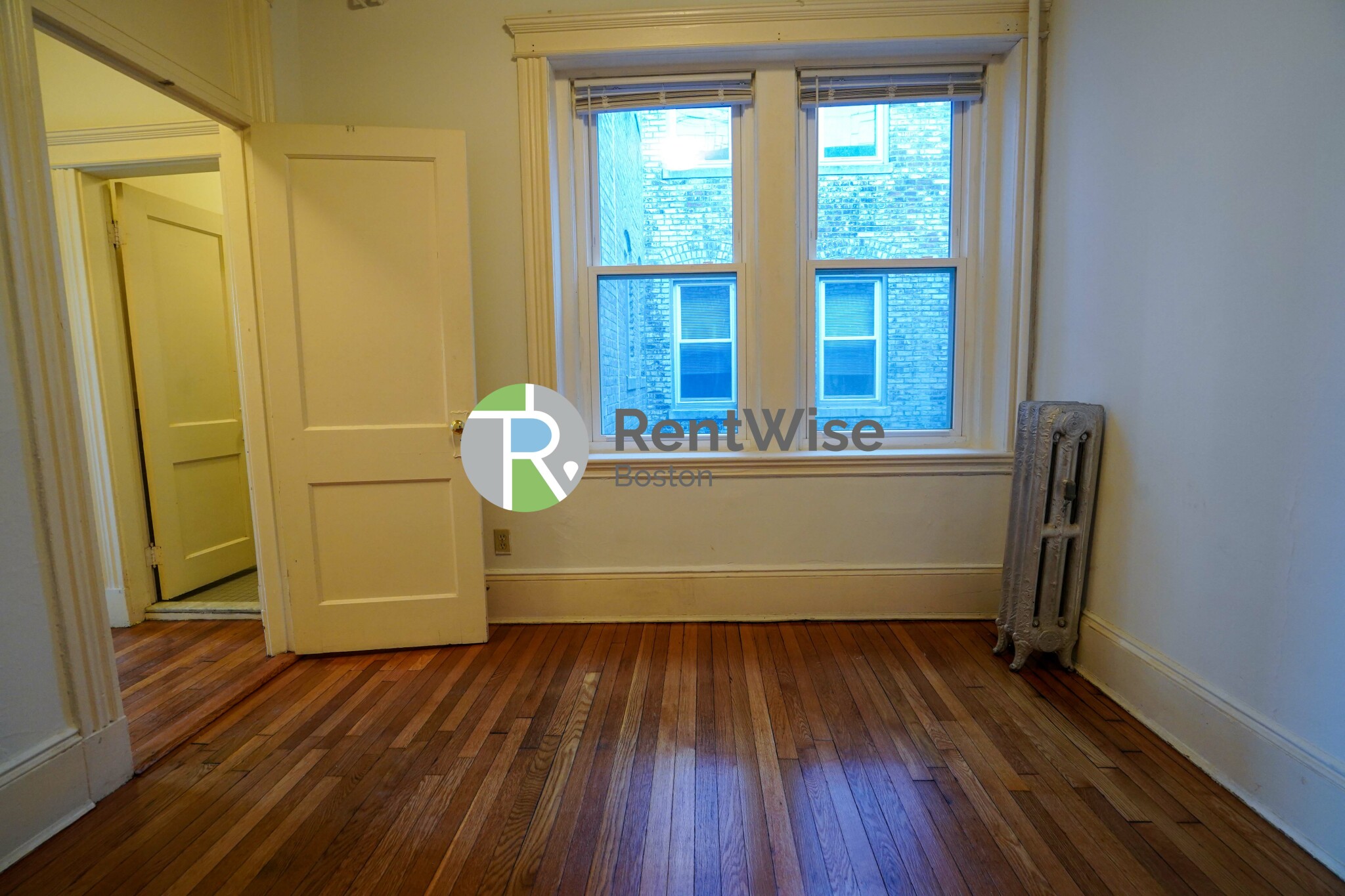 14 Palace Rd, Longwood