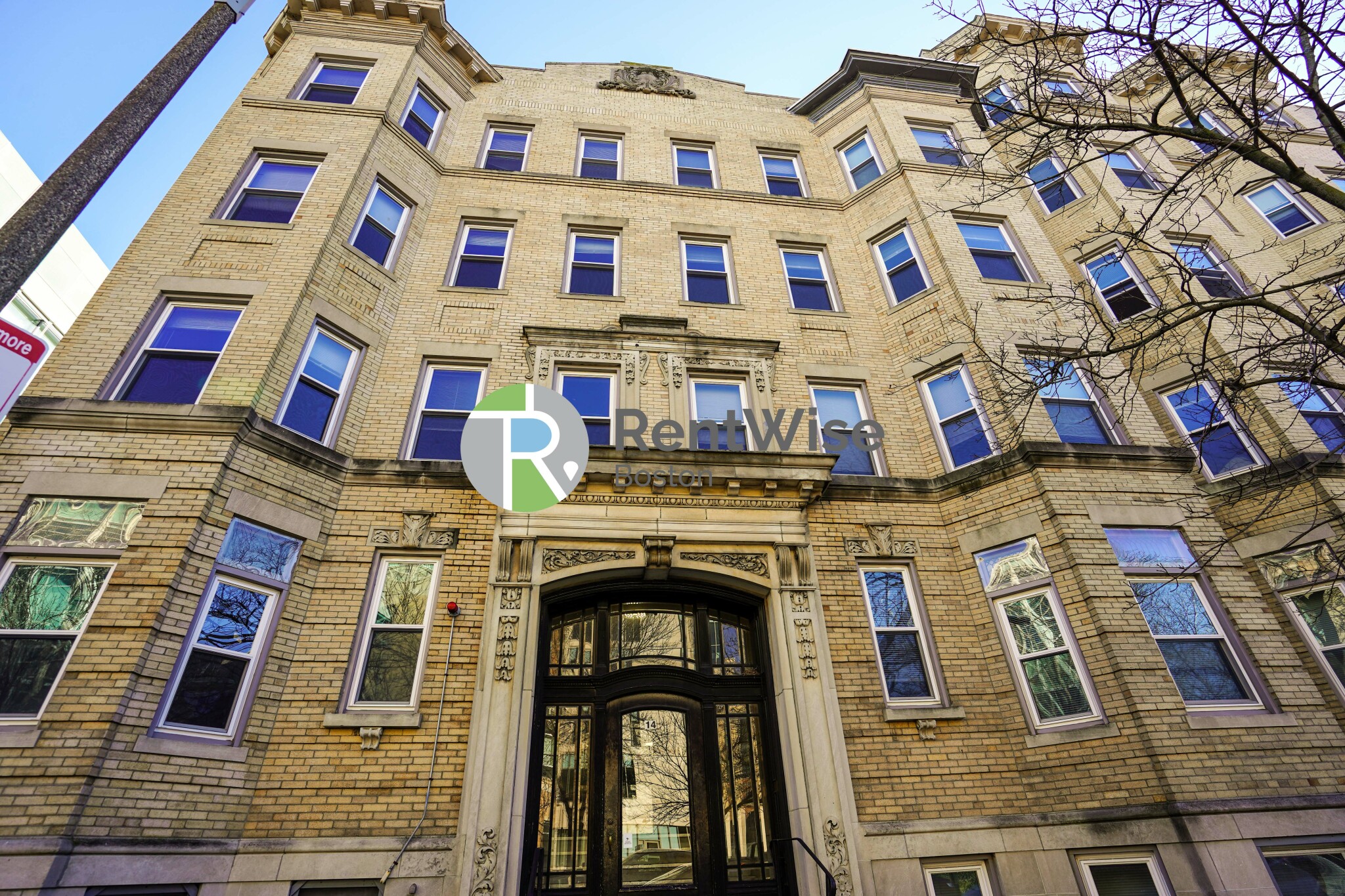 14 Palace Rd, Fenway