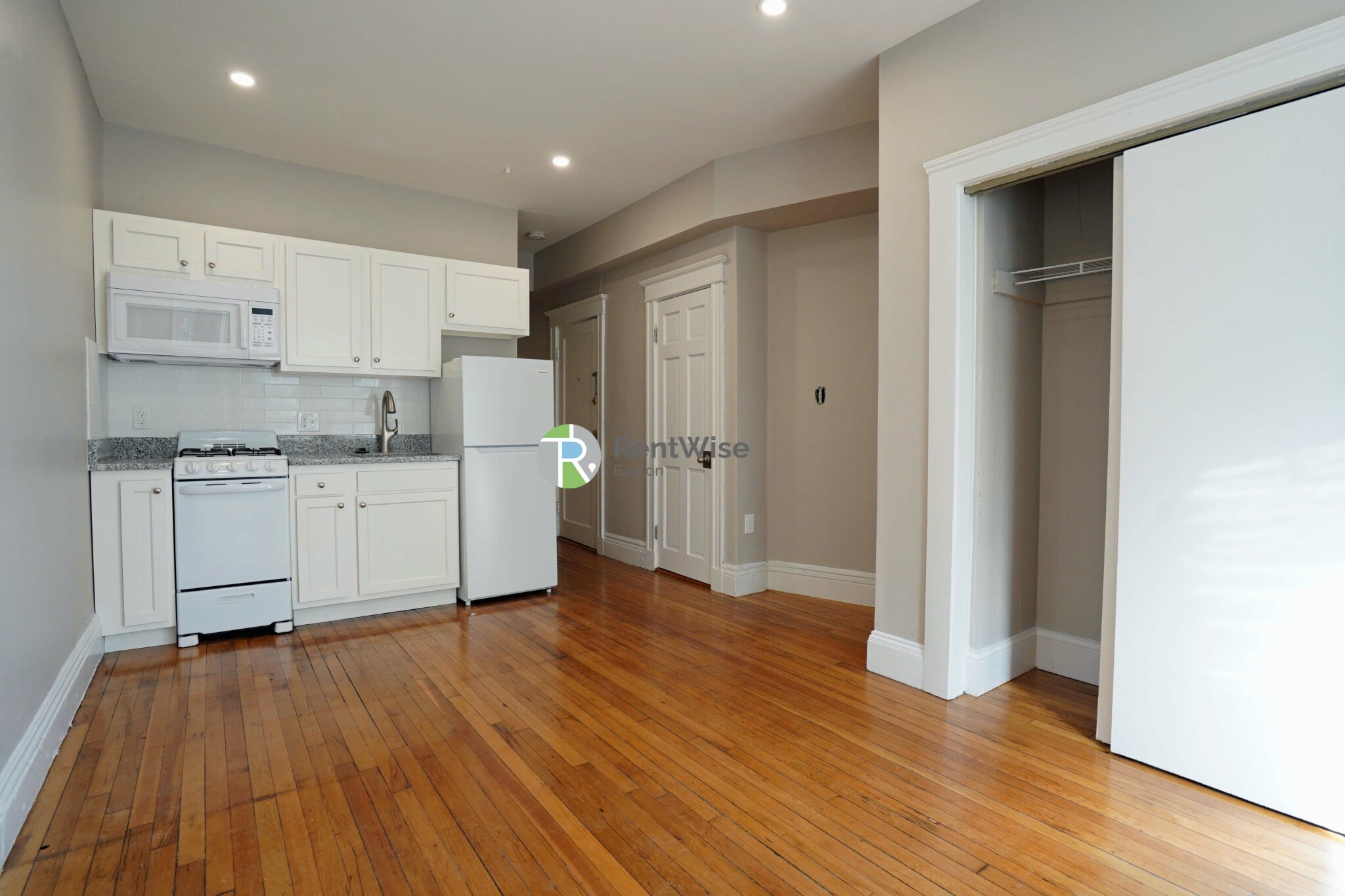 3 Lorraine Ter, Allston