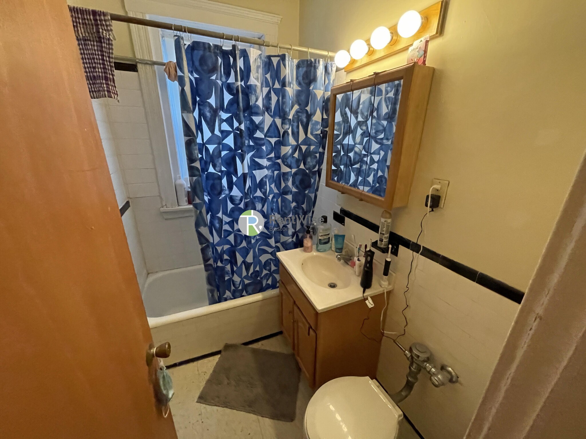 43 Linden St, Allston