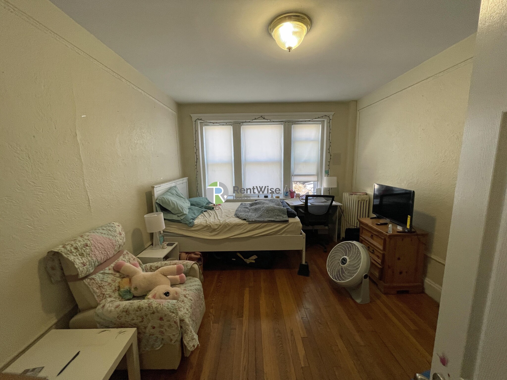 43 Linden St, Allston