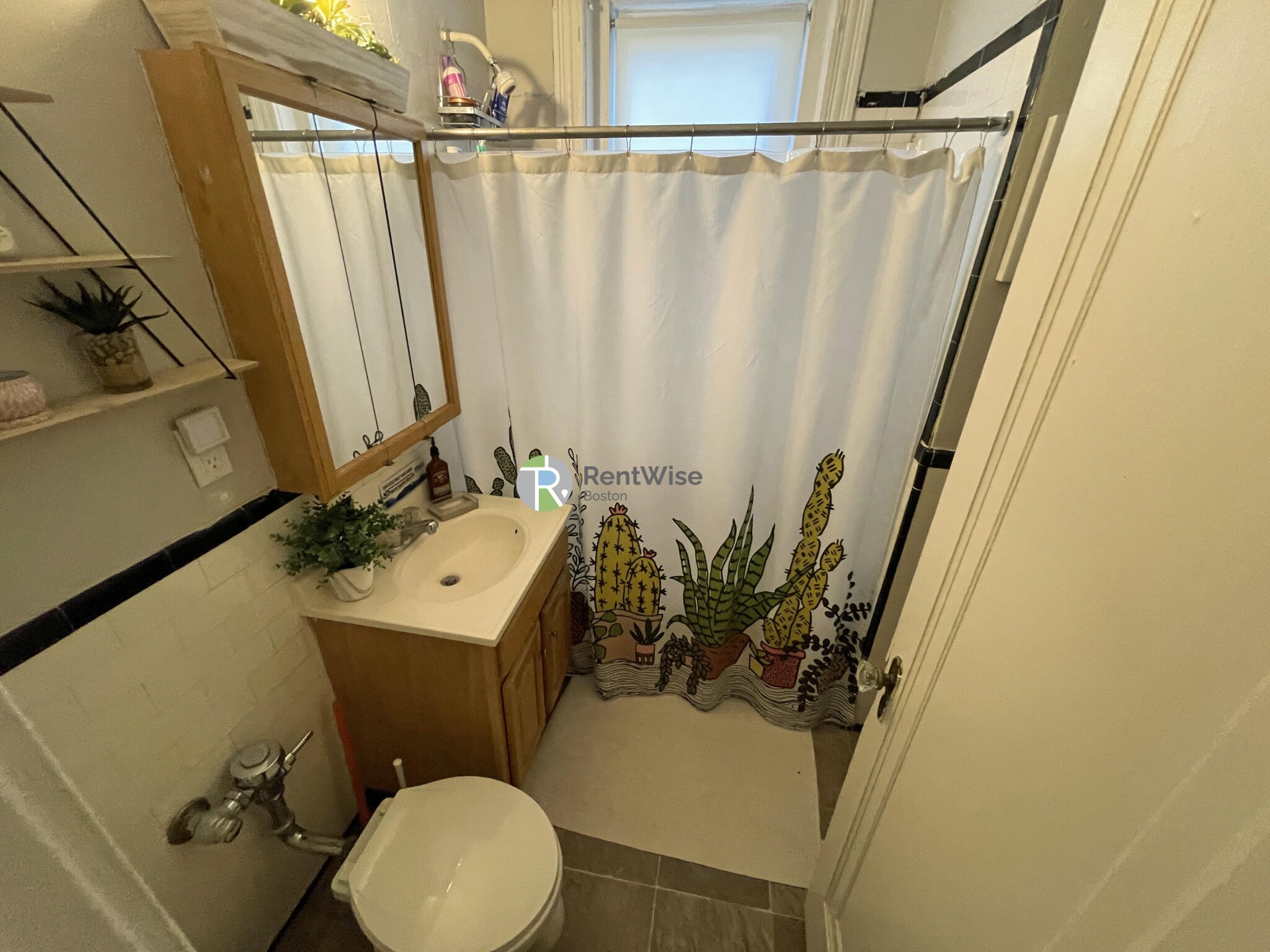 47 Linden St, Allston