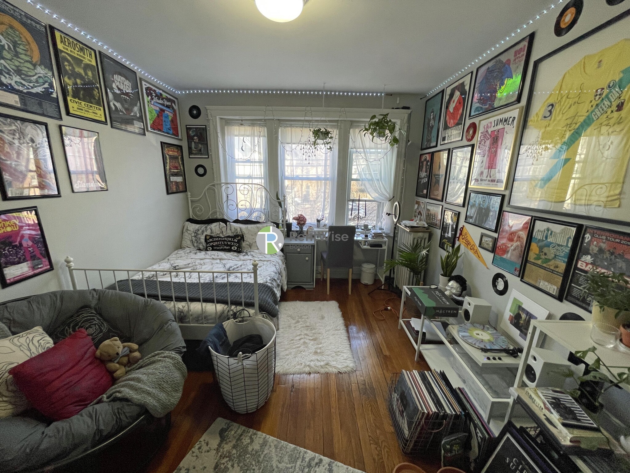 47 Linden St, Allston